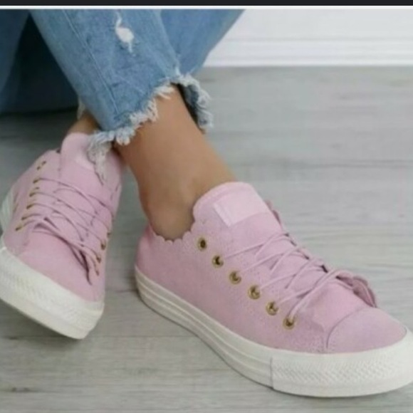 Converse Chuck Taylor All Star Low 'Frilly Thrills Pink Foam' 563416C Size 7.5 - Picture 1 of 14